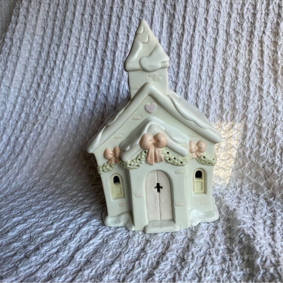 Vintage Enesco Precious Moments Sugar Town Chapel light up house - Picture 1 of 10